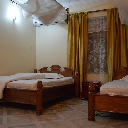 Twiga Lodge And Campsite Mto wa Mbu Bagian luar foto