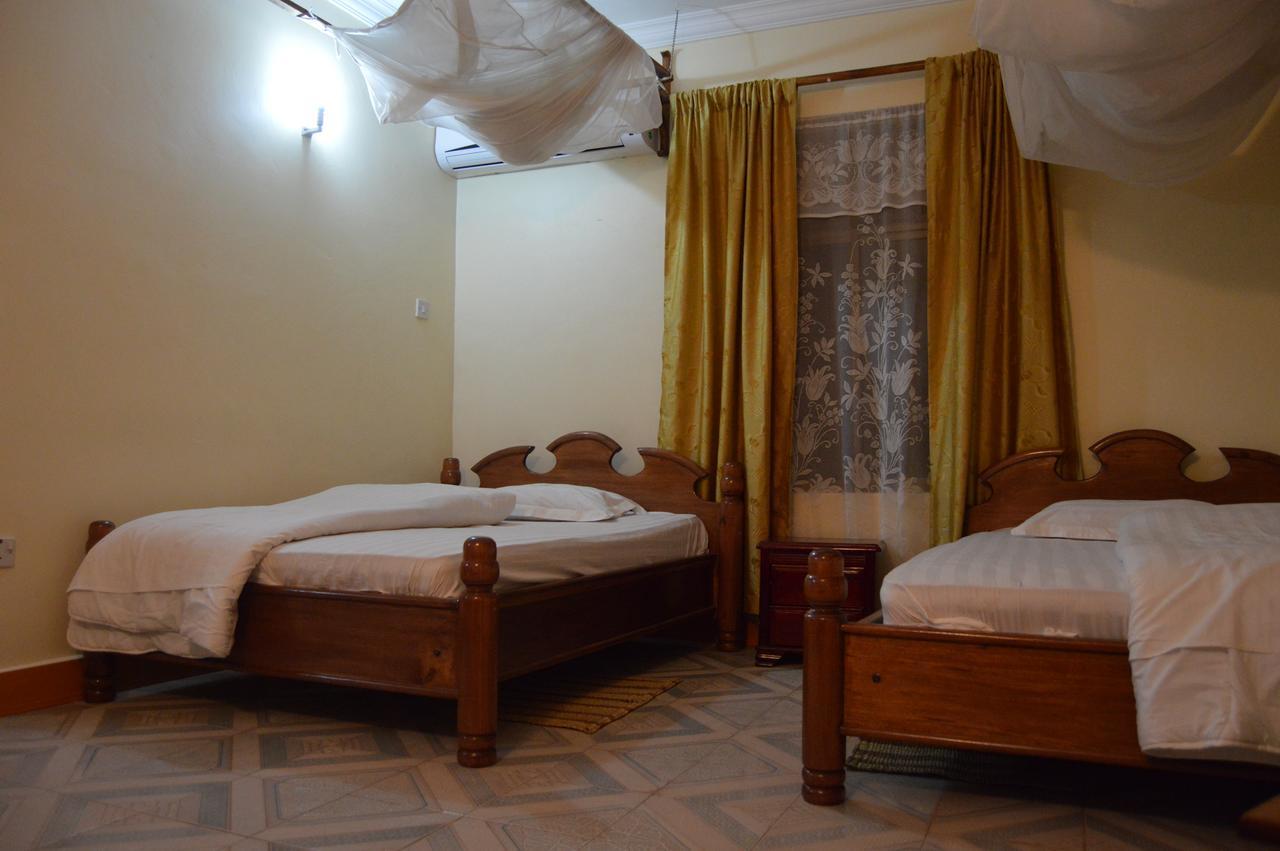 Twiga Lodge And Campsite Mto wa Mbu Bagian luar foto