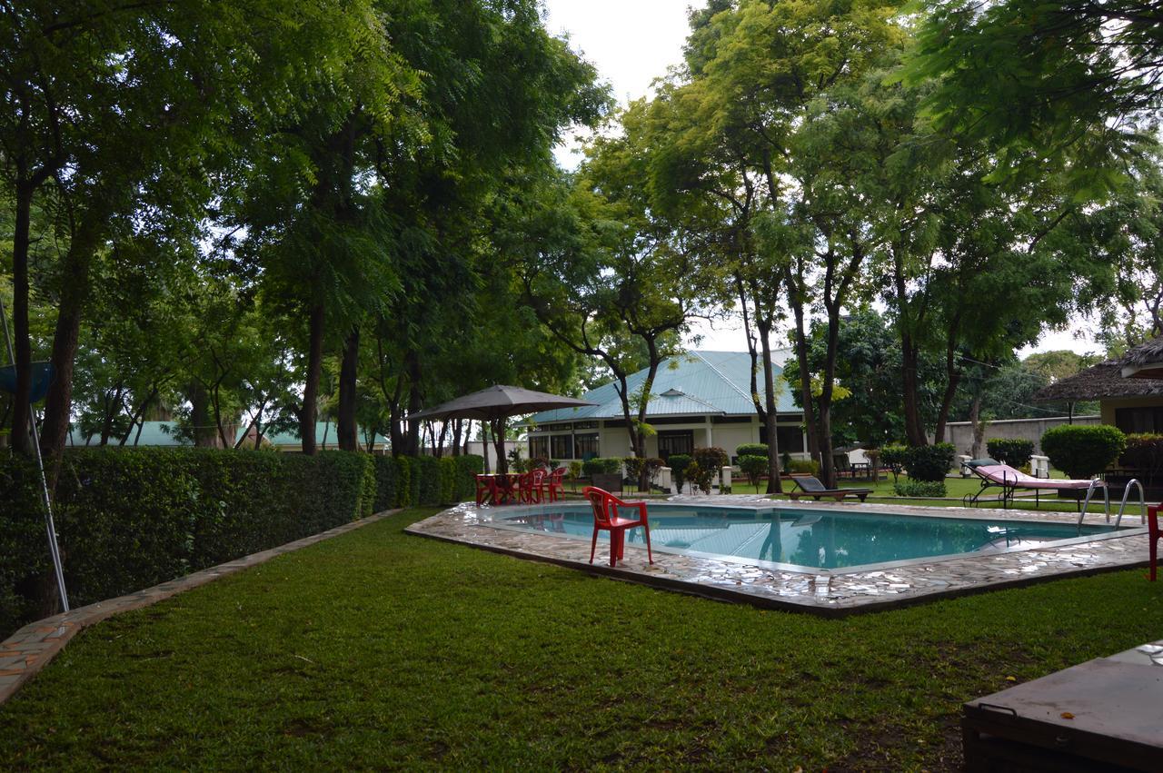 Twiga Lodge And Campsite Mto wa Mbu Bagian luar foto