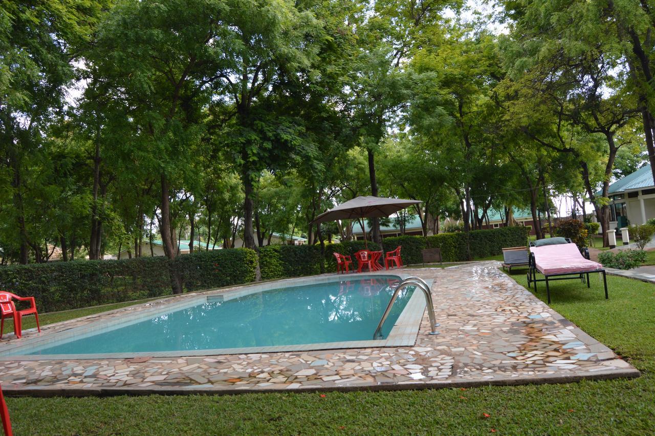 Twiga Lodge And Campsite Mto wa Mbu Bagian luar foto