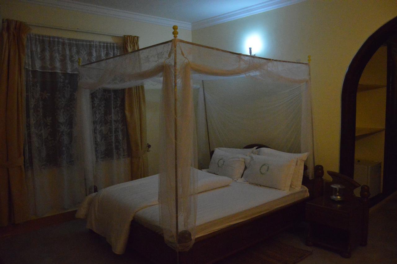 Twiga Lodge And Campsite Mto wa Mbu Bagian luar foto