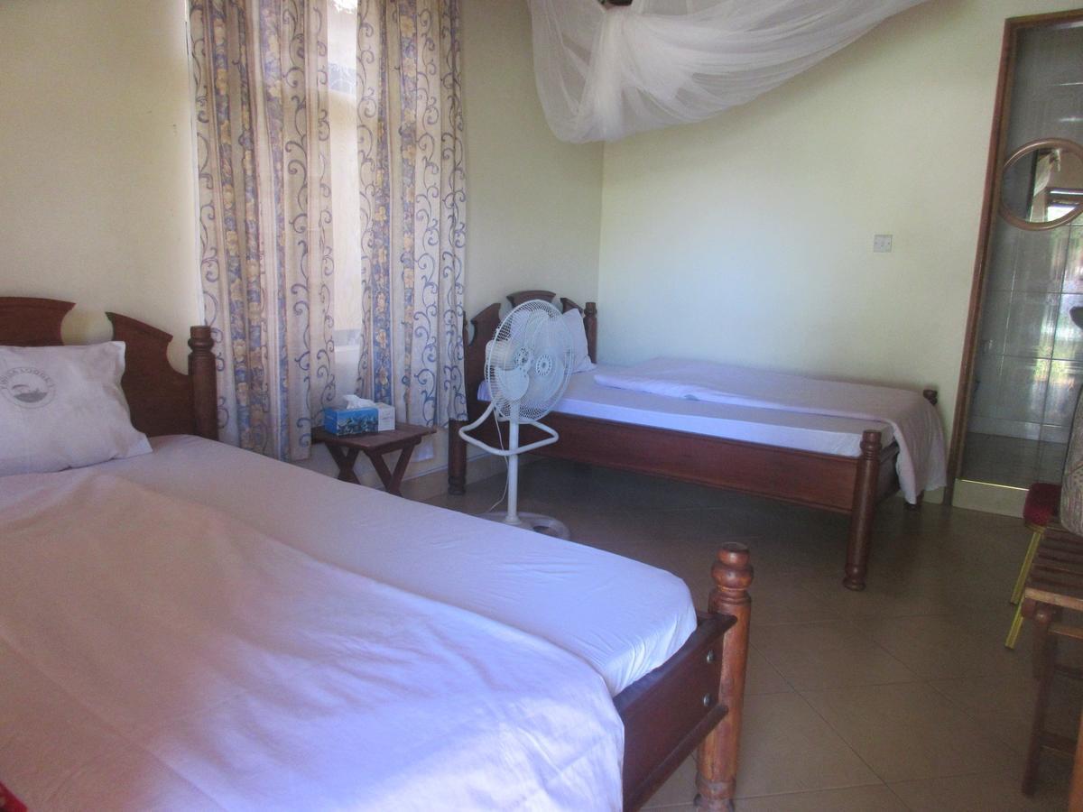 Twiga Lodge And Campsite Mto wa Mbu Bagian luar foto